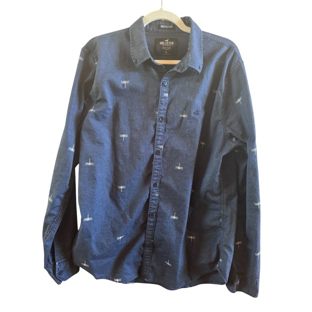 Hollister Blue Chambray XL Men's Muscle Fit Button Down Shirt Dragonfly Design